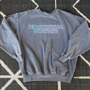Niall Horan Heartbreak Weather Graphic  Long Sleeve Sweatshirt Large